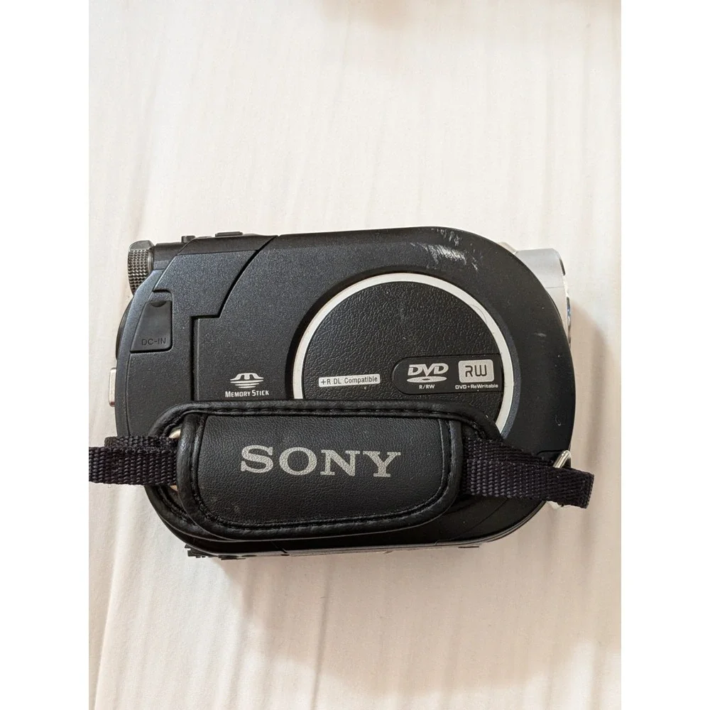 Sony Handycam DVD Camcorder DCR-DVD610